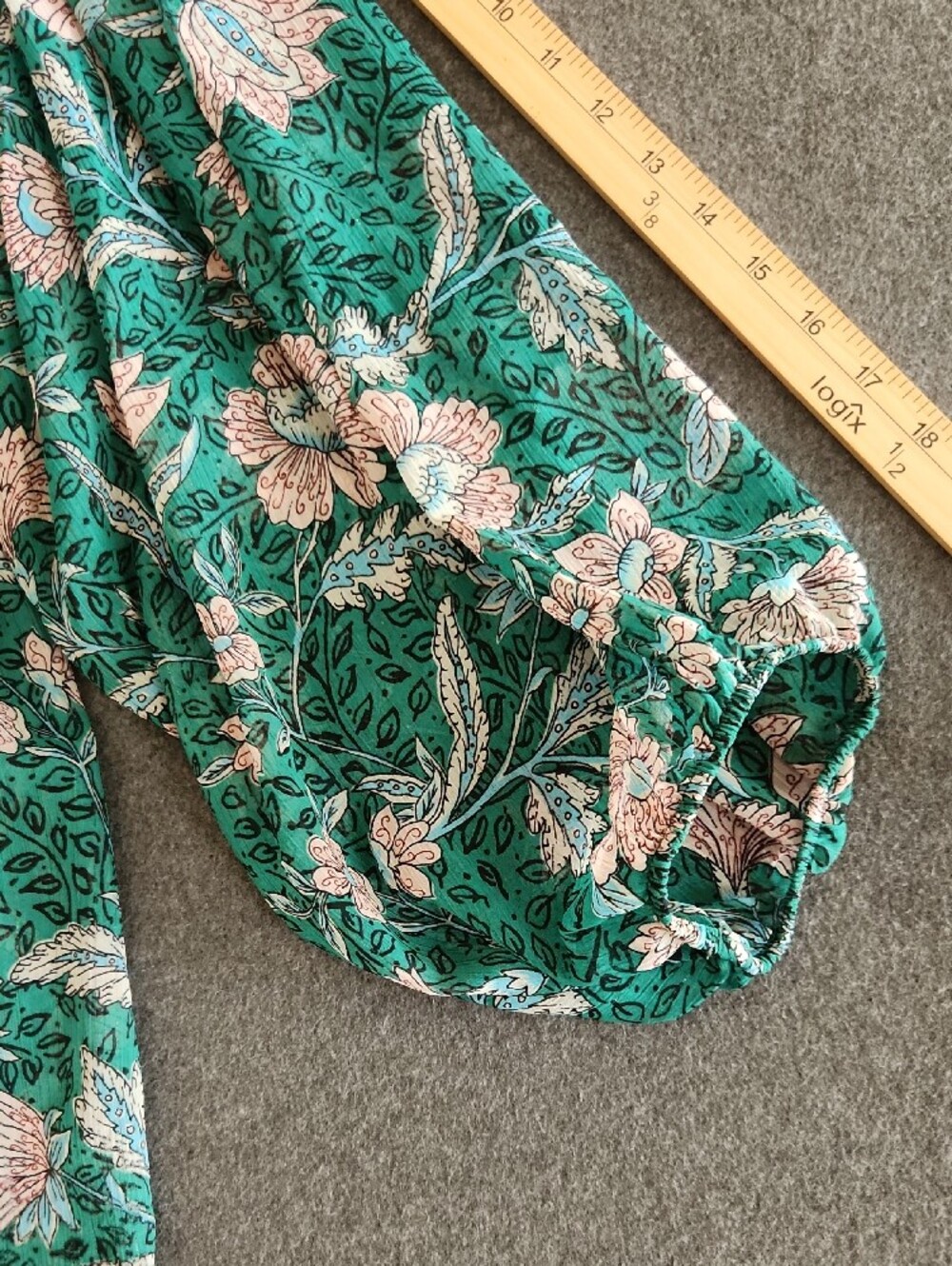Torrid Women's Green Floral V-Neck Button Down Blouse Long Sleeve Size 1X Flowy - Picture 5 of 8